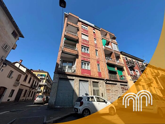 Appartamento trilocale in vendita in Via Leini, Torino