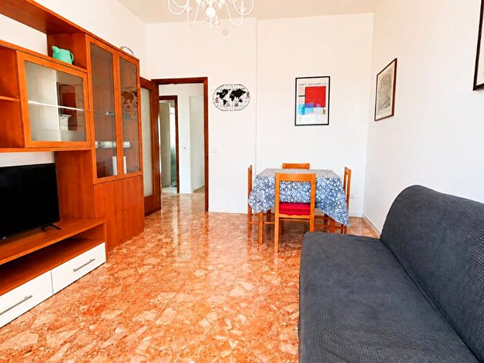 Appartamento trilocale in affitto in Viale Cesare Battisti, Mare, Pesaro
