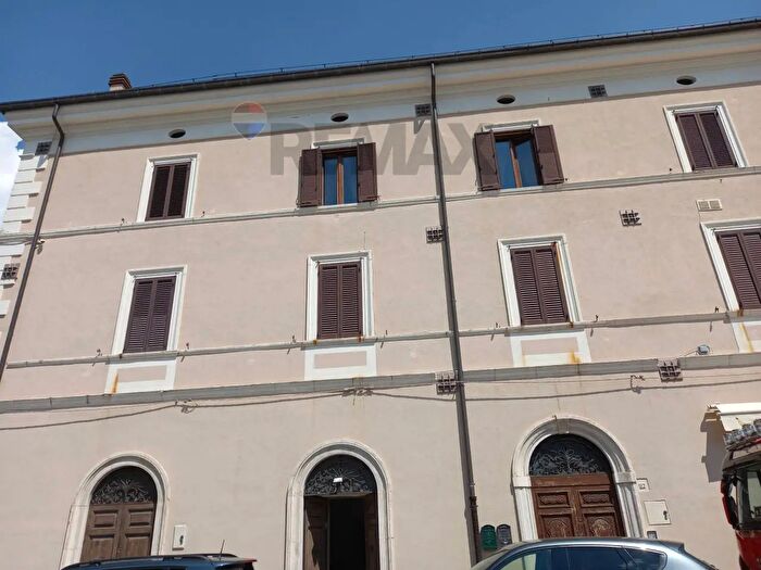 Appartamento con 5 locali in vendita in Viale Vittime IX Maggio N, Rocca Di Mezzo