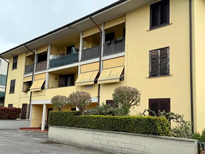 Appartamento trilocale in vendita in Azza Luperi, Pontedera