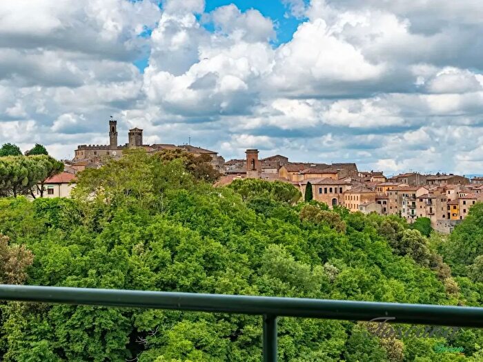 Casa con 5 locali in vendita in del Boschetto, Volterra