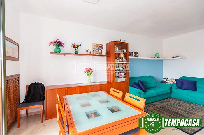 Appartamento trilocale in vendita in Via Andrea Doria, Verona