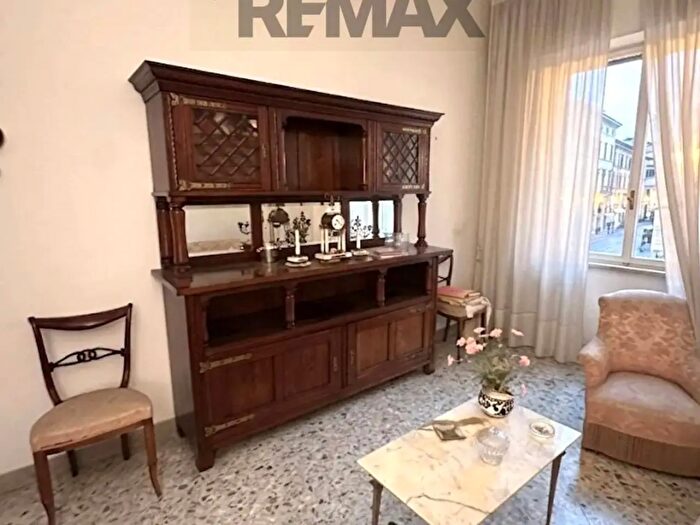 Appartamento trilocale in vendita in Via Sammartino, Palermo