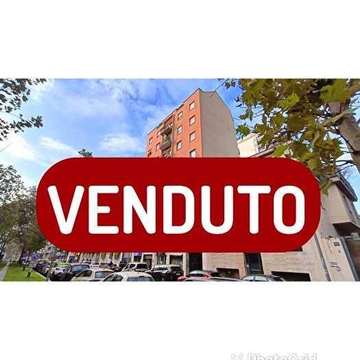 Appartamento bilocale in vendita in Via Lorenteggio, Milano