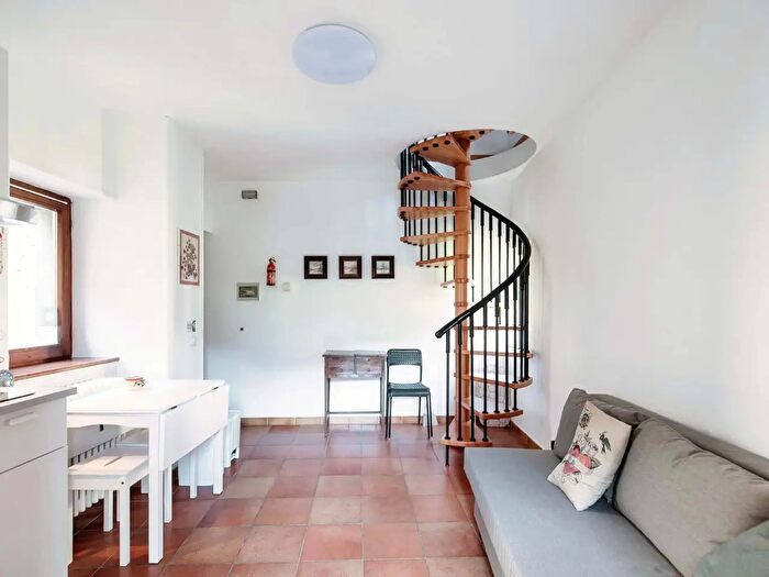 Appartamento monolocale in affitto in Via della Castagna, Nesso