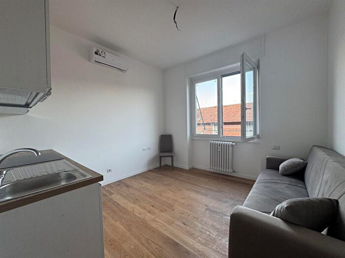 Appartamento bilocale in vendita in Piazza Bande Nere, Milano