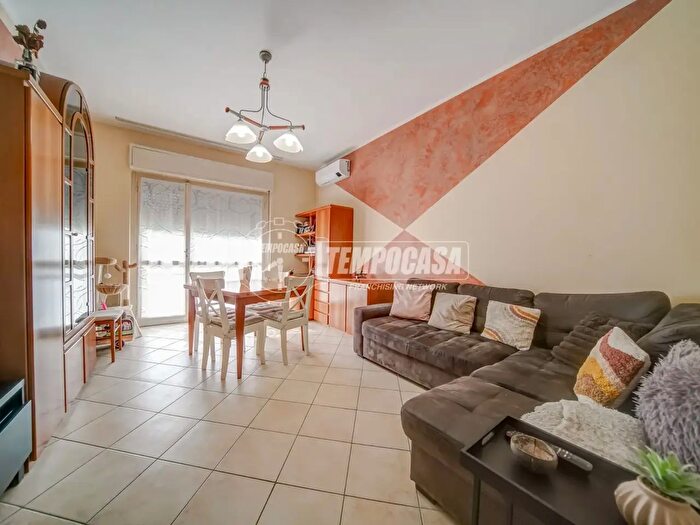 Appartamento quadrilocale in vendita in Via Gabriele d'Annunzio, Turbigo
