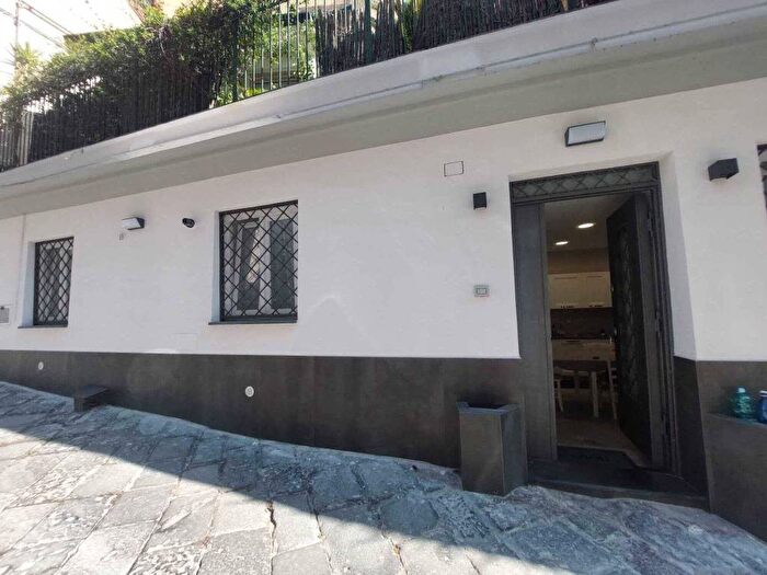 Appartamento trilocale in affitto in Via Alessandro Manzoni, Posillipo, Napoli