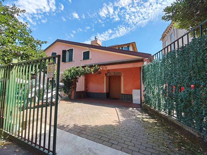 Casa con 5 locali in vendita in Zona Sturla Genova, Genova