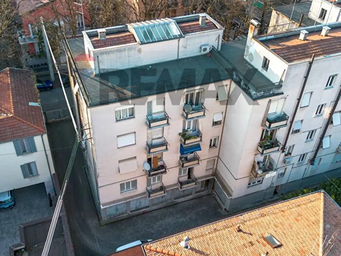 Appartamento con 5 locali in vendita in Via Giuseppe Cesare Abba, Parma