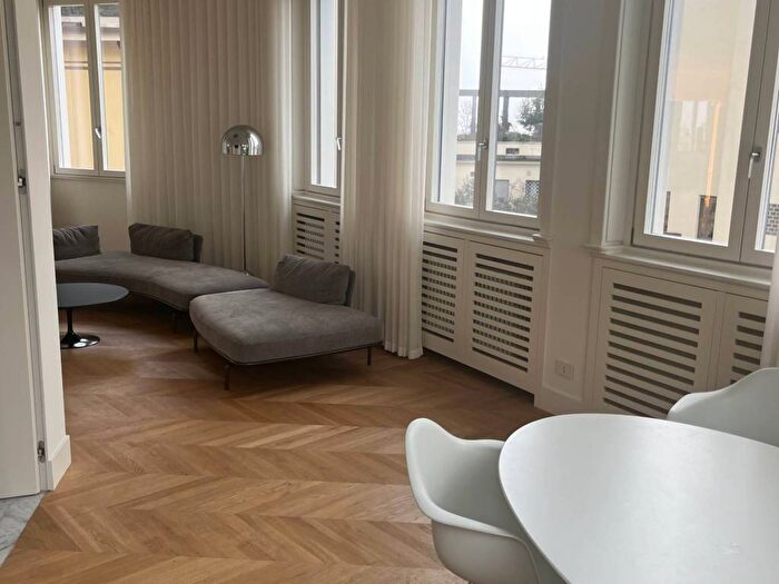 Appartamento quadrilocale in affitto in Via George Washington, Solari, Milano
