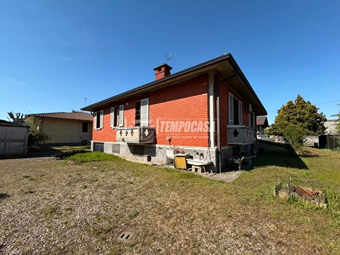 Case in Vendita e in Affitto - 2