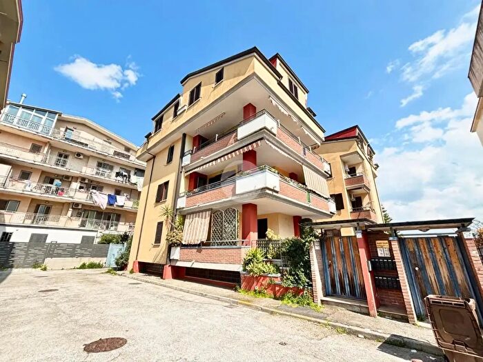 Appartamento trilocale in vendita in Via Michelangelo Buonarroti, Acerra