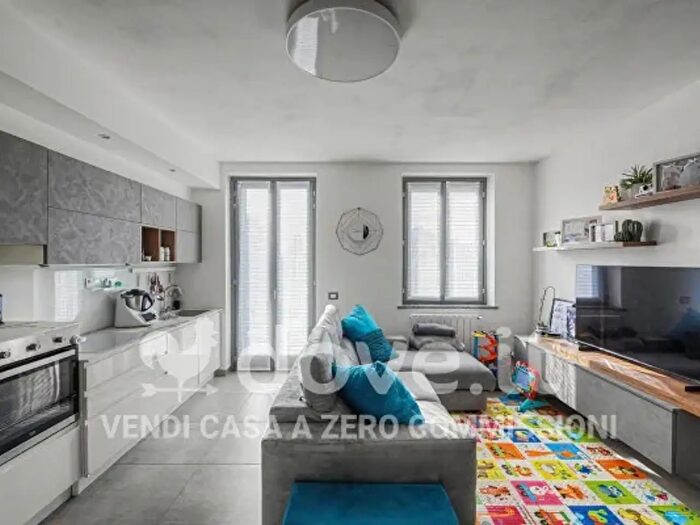 Appartamento bilocale in vendita in Via F Corridoni, Gavirate