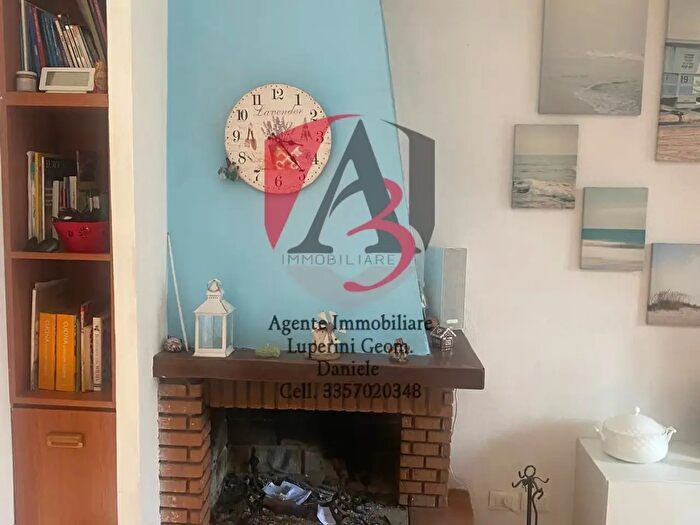 Casa con 7 locali in vendita in Cascina