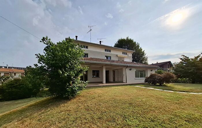 Casa con 12 locali in vendita in Gozzano, Bolzano Novarese