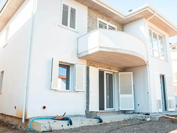 Appartamento con 6 locali in vendita in Cecina