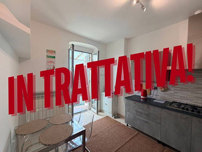Appartamento trilocale in affitto in Via Vado, Sestri Ponente, Genova