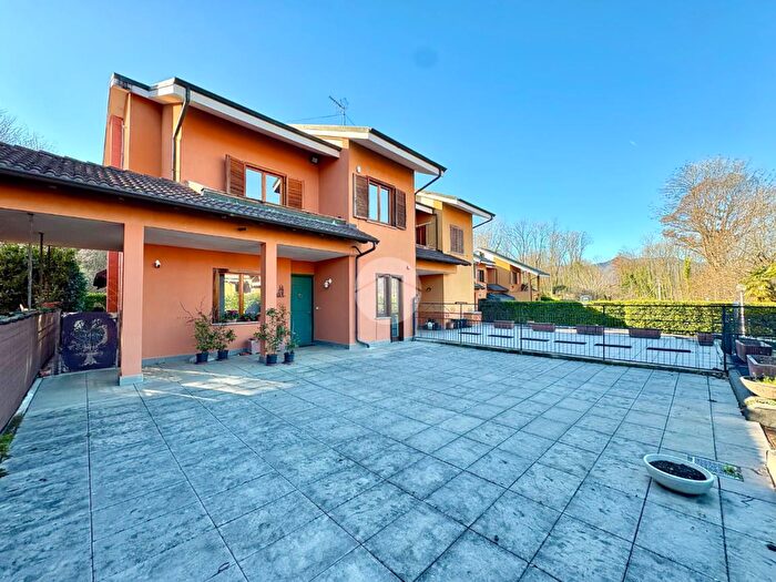 Casa con 6 locali in vendita in Corso Laghi, Buttigliera Alta