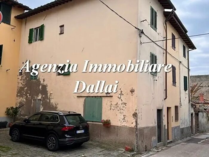 Casa con 6 locali in vendita in Via Magenta, Scarperia e San Piero