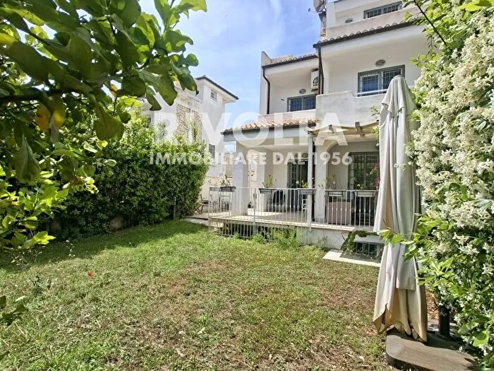 Casa con 5 locali in affitto in Viale Viareggio, Fiumicino