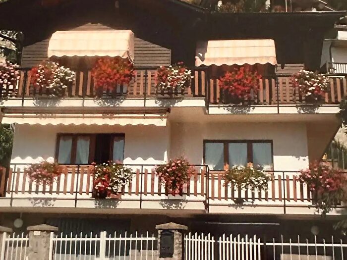 Casa con 5 locali in vendita in Saint Vincent
