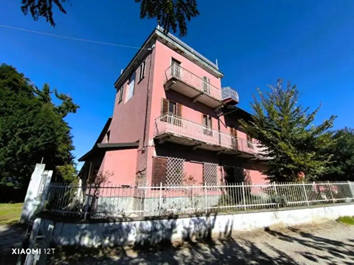 Casa con 6 locali in vendita in Via Po, Castagneto Po