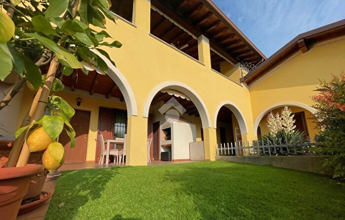 Appartamento trilocale in affitto in Via Galetti, Padenghe Sul Garda