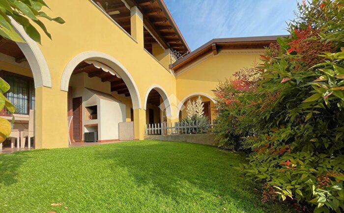 Case in Vendita e in Affitto - 3