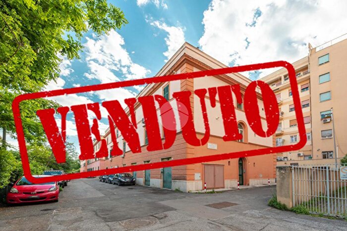 Appartamento bilocale in vendita in Via N Fornelli, Roma