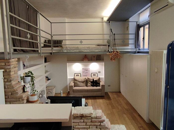 Appartamento monolocale in affitto in Via Adige, Porta Romana Medaglie dOro, Milano