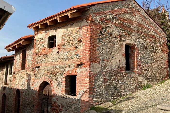 Casa in vendita in Via Castello Albiano dIvrea To, Albiano DIvrea