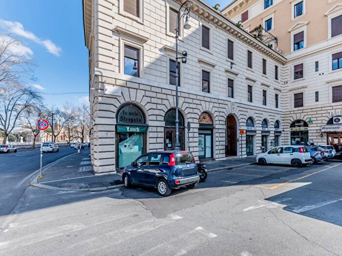 Appartamento bilocale in affitto in Via Giulia, Roma
