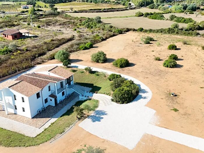 Casa con 9 locali in vendita in Località San Narciso, Siniscola