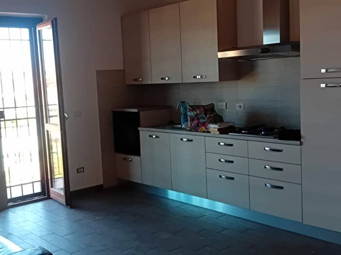 Appartamento trilocale in affitto in Via Allai, Rocca Cencia, Roma