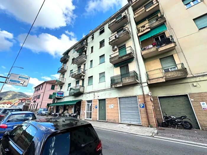 Appartamento trilocale in vendita in Via Sardorella, Genova