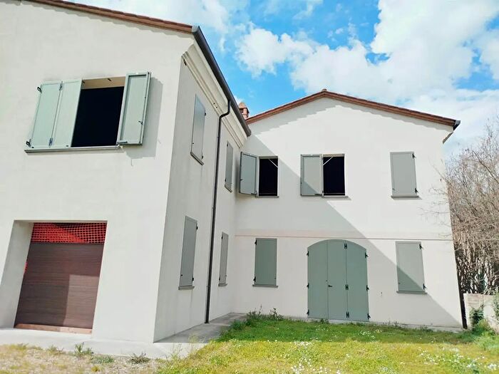 Casa con 6 locali in vendita in Via Grande, Medolla