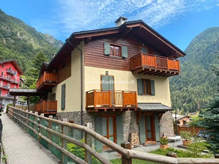 Appartamento monolocale in vendita in Via Bianchi, Carona