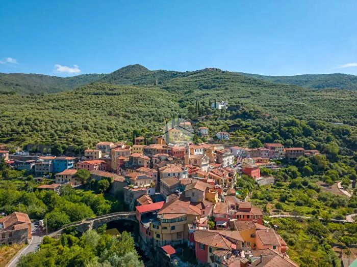 Appartamento trilocale in vendita in Via IV Novembre, Chiusavecchia