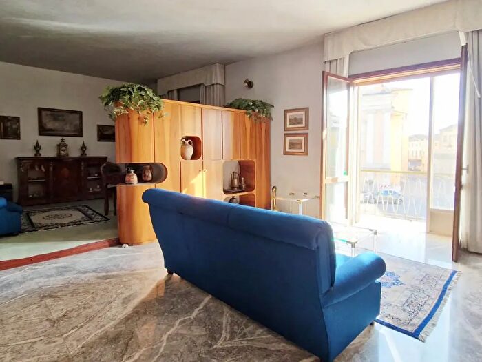 Appartamento con 7 locali in vendita in Piazza Costituzione, San Bonifacio