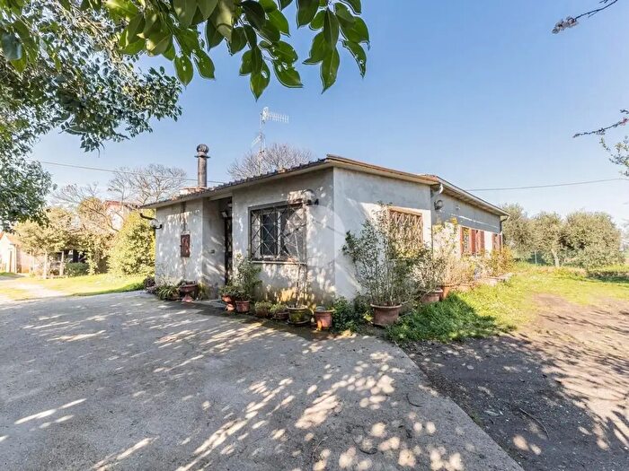 Casa quadrilocale in vendita in Via Flaminia, Civita Castellana