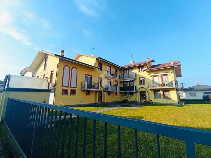 Appartamento trilocale in vendita in Via a Vivaldi, Caravaggio