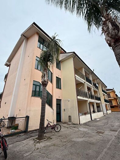 Appartamento quadrilocale in vendita in Via Velina, Castelnuovo Cilento