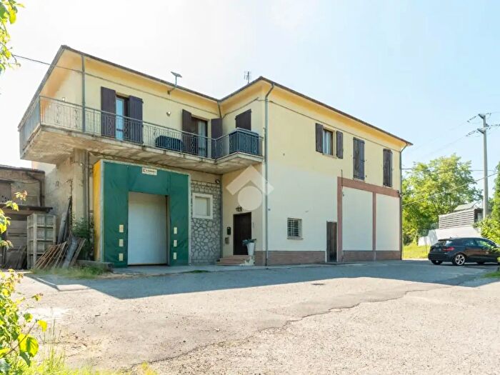 Appartamento quadrilocale in vendita in Via Pieve di Trebbio, Guiglia