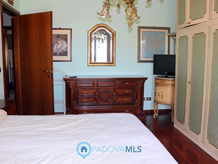 Appartamento con 5 locali in vendita in Via Ragazzi del, Padova