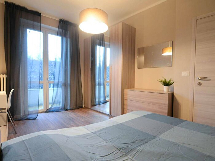 Appartamento trilocale in affitto in Via Aosta, Aurora, Torino