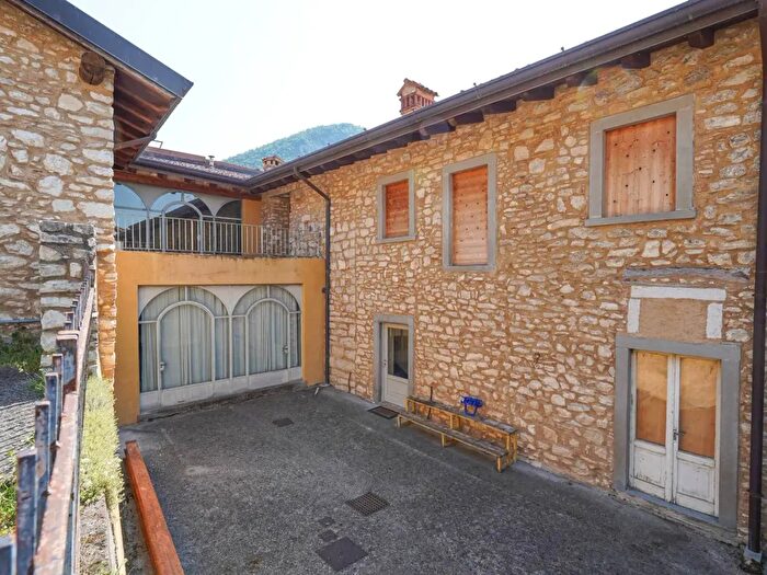 Casa con 5 locali in vendita in Baldi, Adrara San Martino