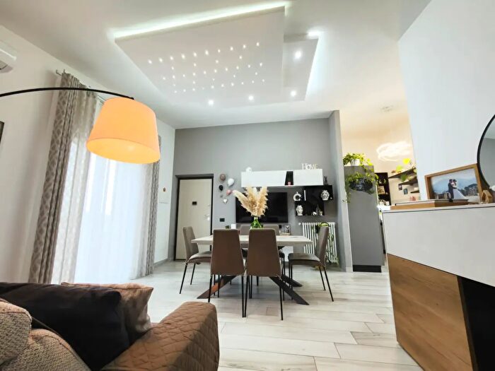 Appartamento quadrilocale in vendita in Via GMaccariello, Casapulla