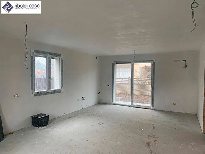 Casa quadrilocale in vendita in Seveso