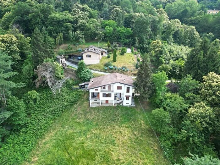 Casa con 10 locali in vendita in Via Pian Bellino, Martiniana Po